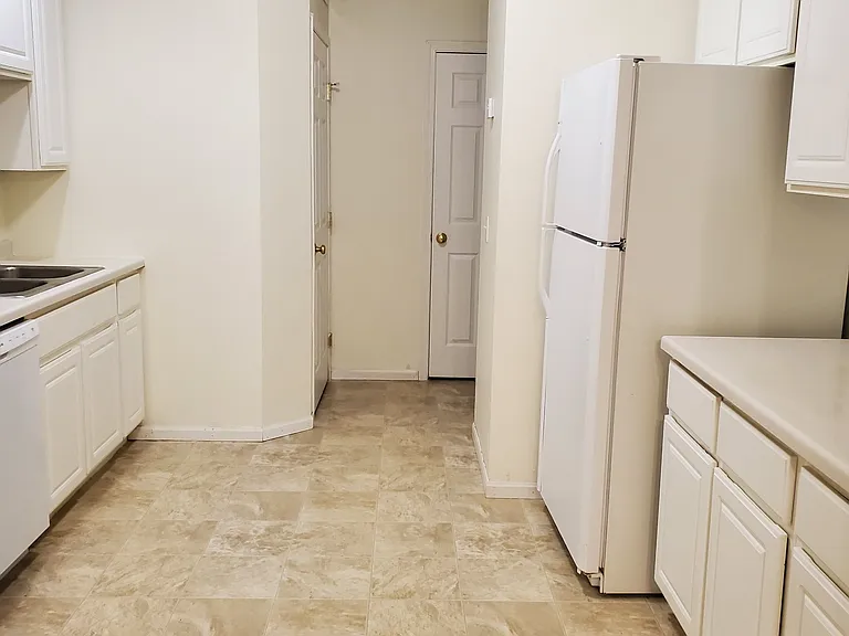 10 Bridgewater Trl — Photo 9