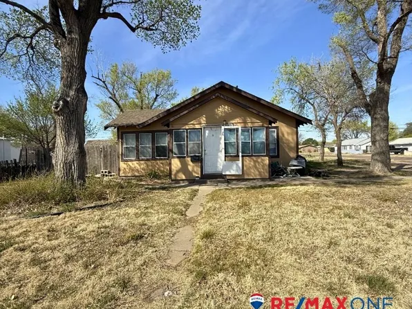 2111 N 3rd St, Garden City, KS 67846