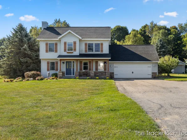 6422 Foxtail Meadows Dr NE, Rockford, MI 49341