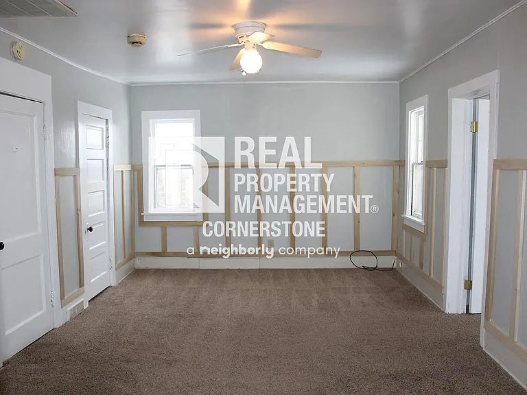 709 W Willard St — Photo 3