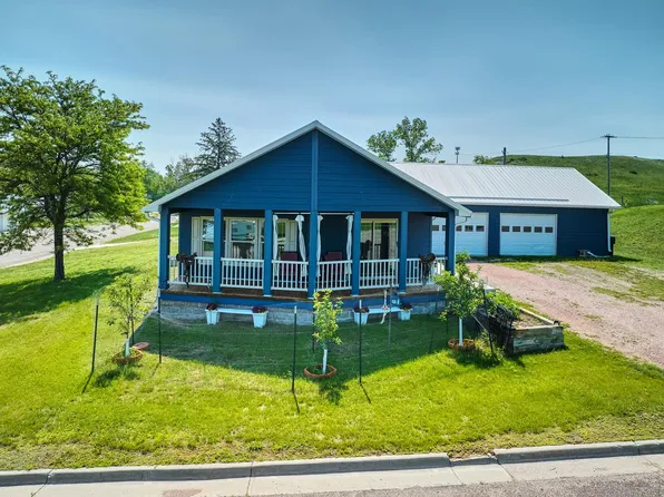 1009 E St, Edgemont, SD 57735