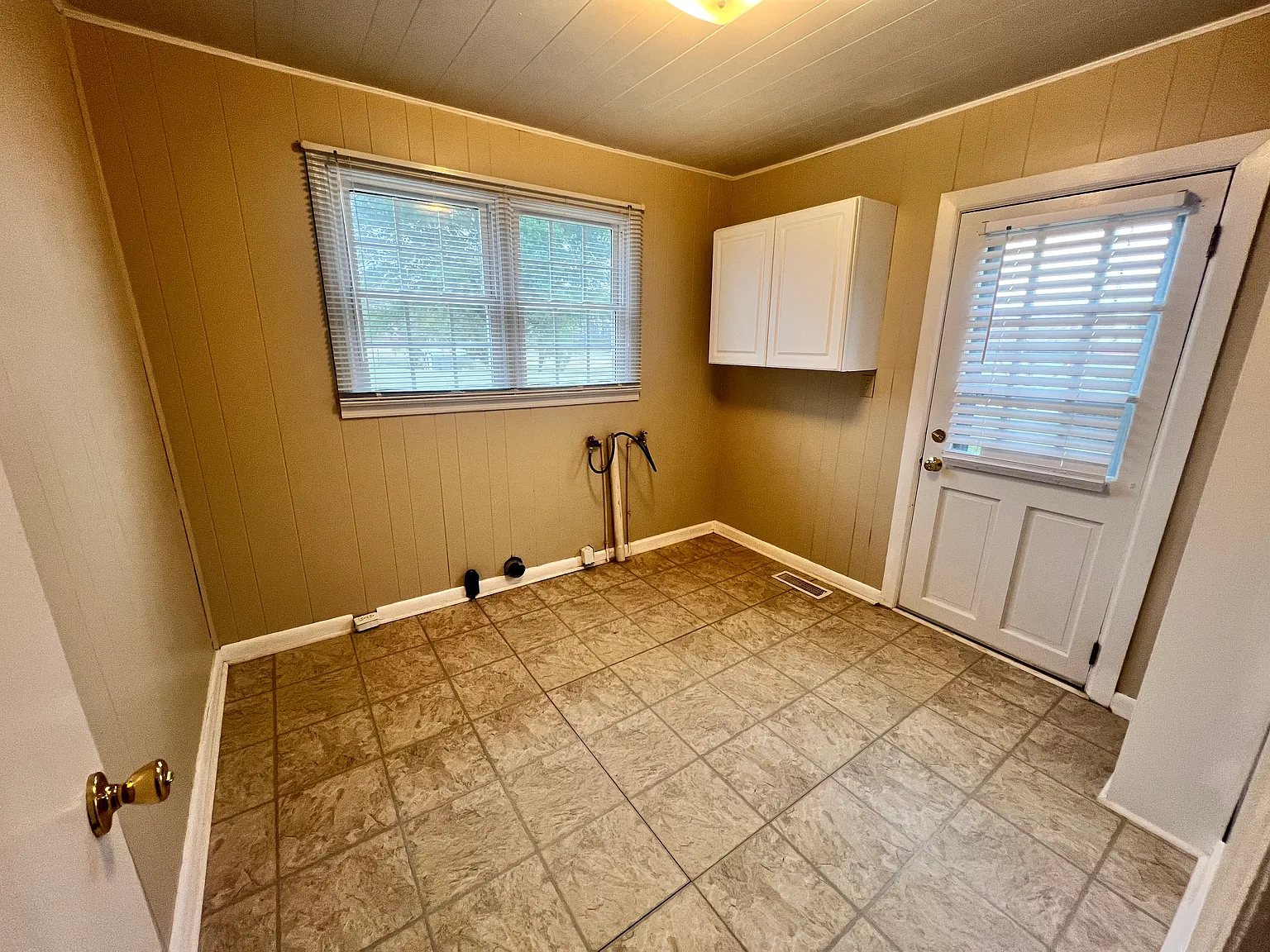 Beeswax Ln, Mount Airy — Photo 3