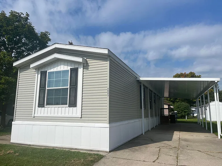 Lawndale Estates — Photo 15