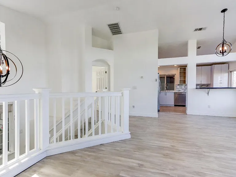 Frontera Dr — Photo 13