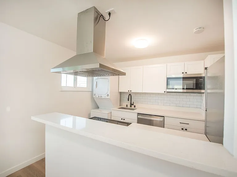 2910 Peppertree Ln — Photo 13