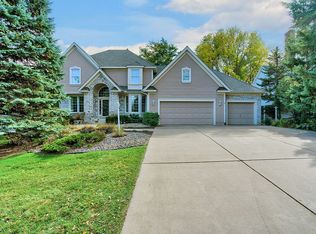 8815 Pheasant Run Rd, Woodbury, MN 55125