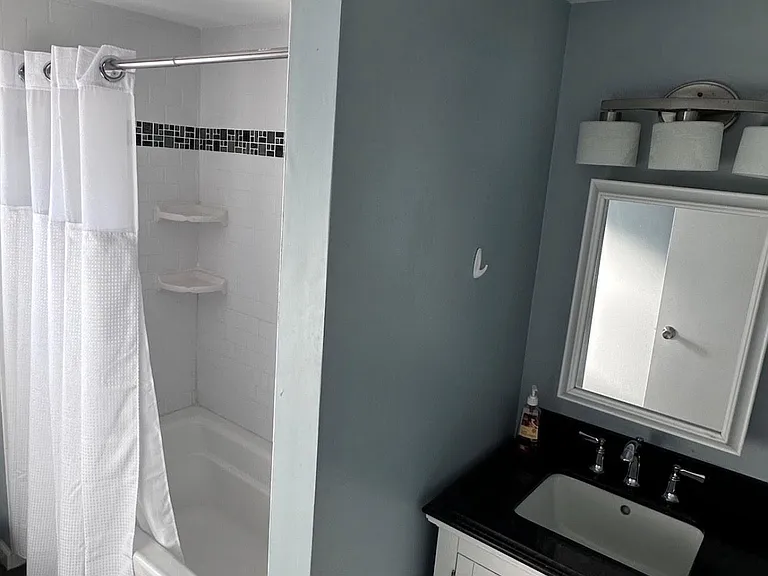 1510R Bay Blvd #2 — Photo 18