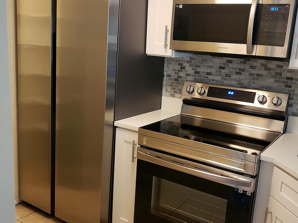 New Kitchen cabinets, Quartz counter Tops