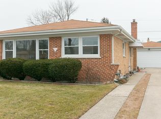 8541 Lillibet Ter, Morton Grove, IL 60053