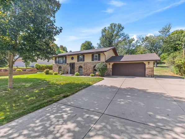 7917 Mount Curve Blvd N, Brooklyn Park, MN 55445