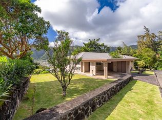 3129 Beaumont Woods Pl, Honolulu, HI 96822