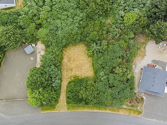 2nd image of 284 Captains Court SW