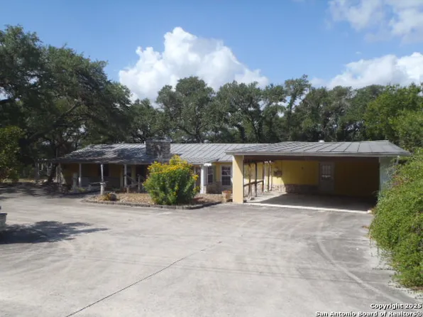 650 Oakleaf, Canyon Lake, TX 78133