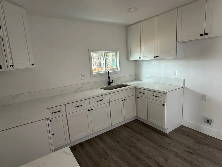 824 S Phillips St — Photo 20