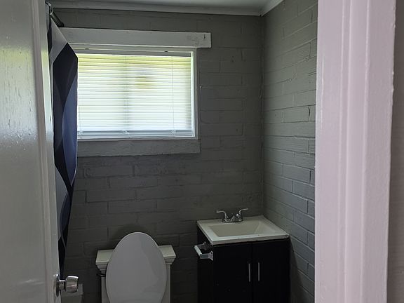 3rd image of 4057 Worsham Ave