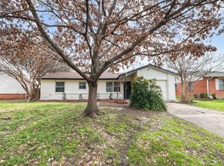 2114 Brookshire St, Arlington, TX 76010