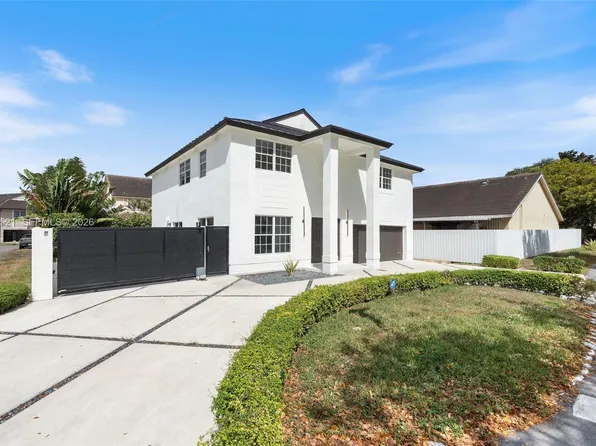 7945 NW 187th Ln, Hialeah, FL 33015