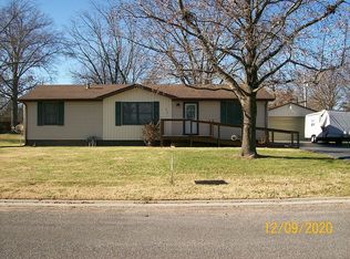 217 N Julia St, Smithton, IL 62285