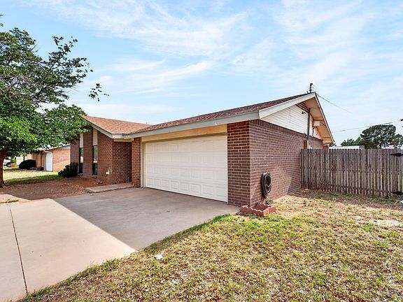 3rd image of 8643 Holiday Dr