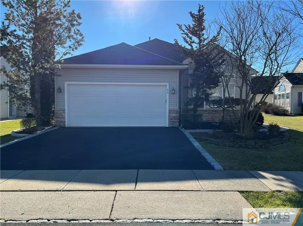 30 Daulton Dr, Somerset, NJ 08873