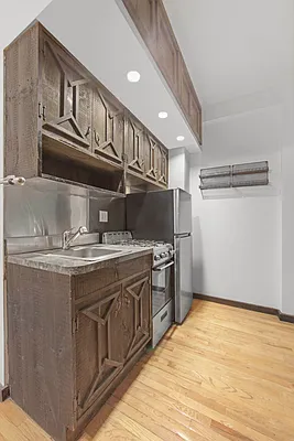 Rented by PocketBroker Inc | media 6