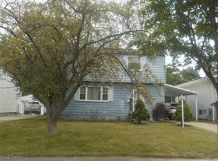 4353 Sky Lane Dr, Cleveland, OH 44109