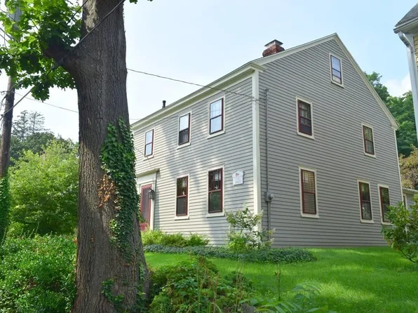 4 Andrews Ln, Amesbury, MA 01913