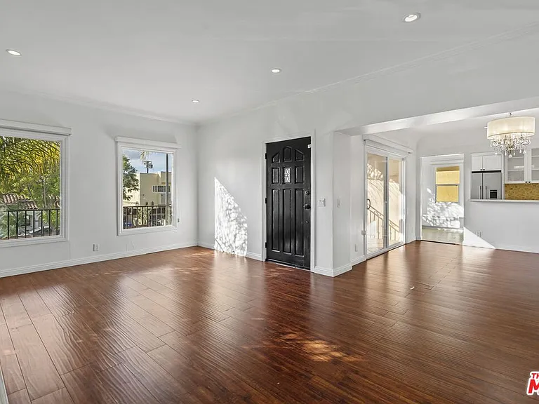 6113 Cashio St — Photo 2