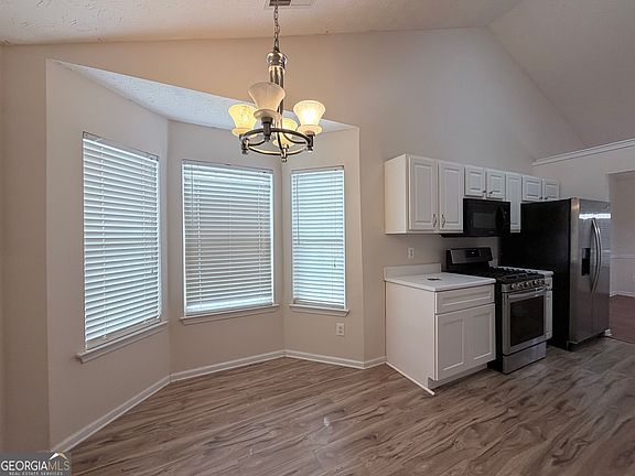 5th image of 1725 Heatherton Rd