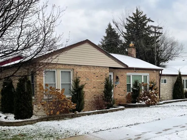 9101 S Sacramento Ave, Evergreen Park, IL 60805
