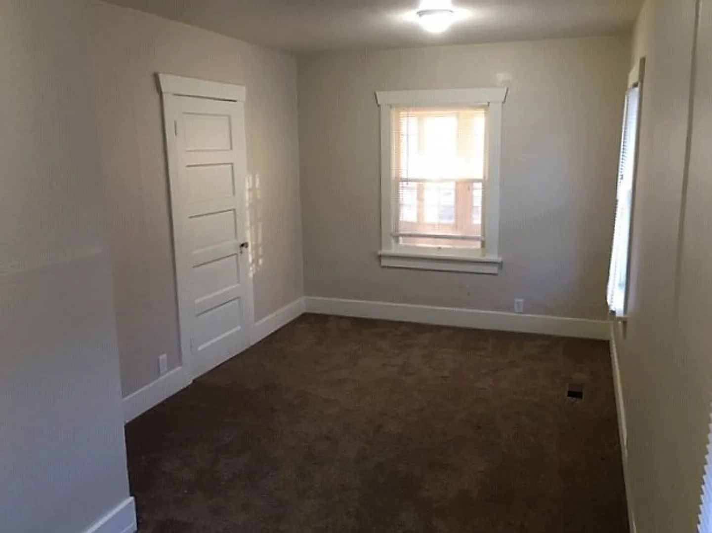 2 Bedroom House In Laurel — Photo 4