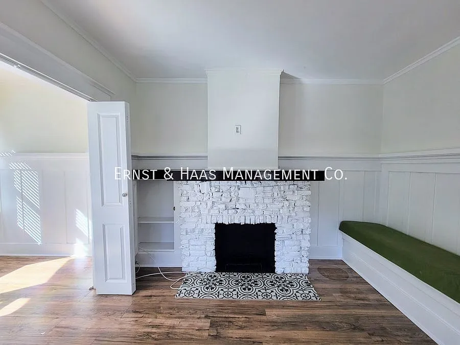 Beautiful Classic Bungalow Units Across from the Beach! — Photo 4