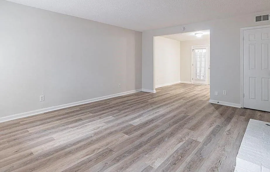2 bed, 6.0 bath, 8485 sqft, $1,599 — Photo 2