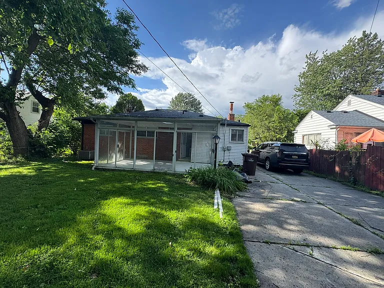 31417 Marquette St — Photo 4
