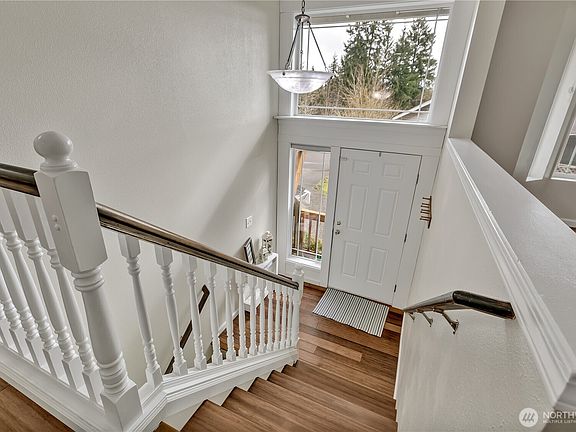 5th image of 12019 Thackery Place NW