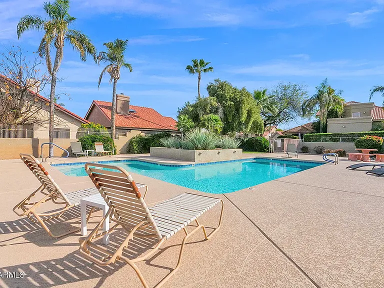 8979 E Gail Rd — Photo 33