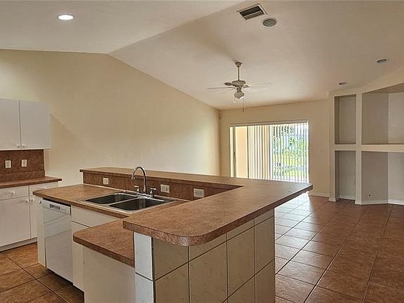 5th image of 3007 SW Santa Barbara Pl