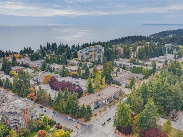 15020 N Bluff Rd #107, White Rock, BC V4B 5A4