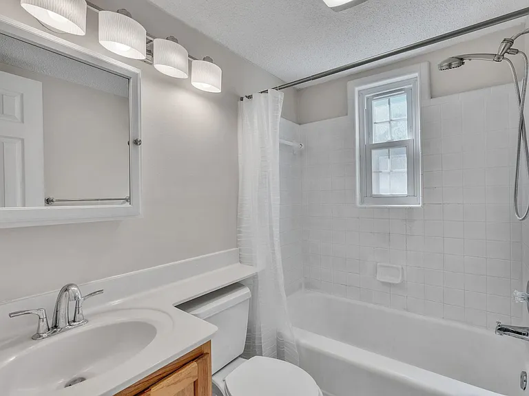 2237 Farrington Ave #203 — Photo 13
