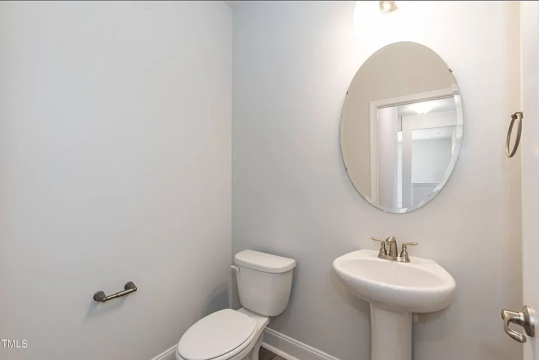 5 bed, 2628 sqft, $2,550 — Photo 4