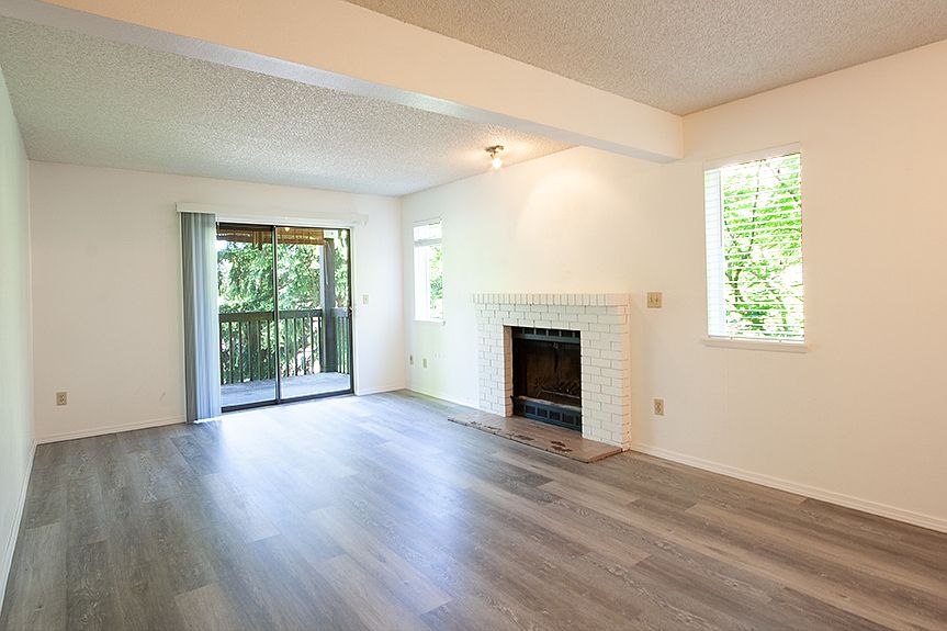 1st image of 412 10th St S #B202