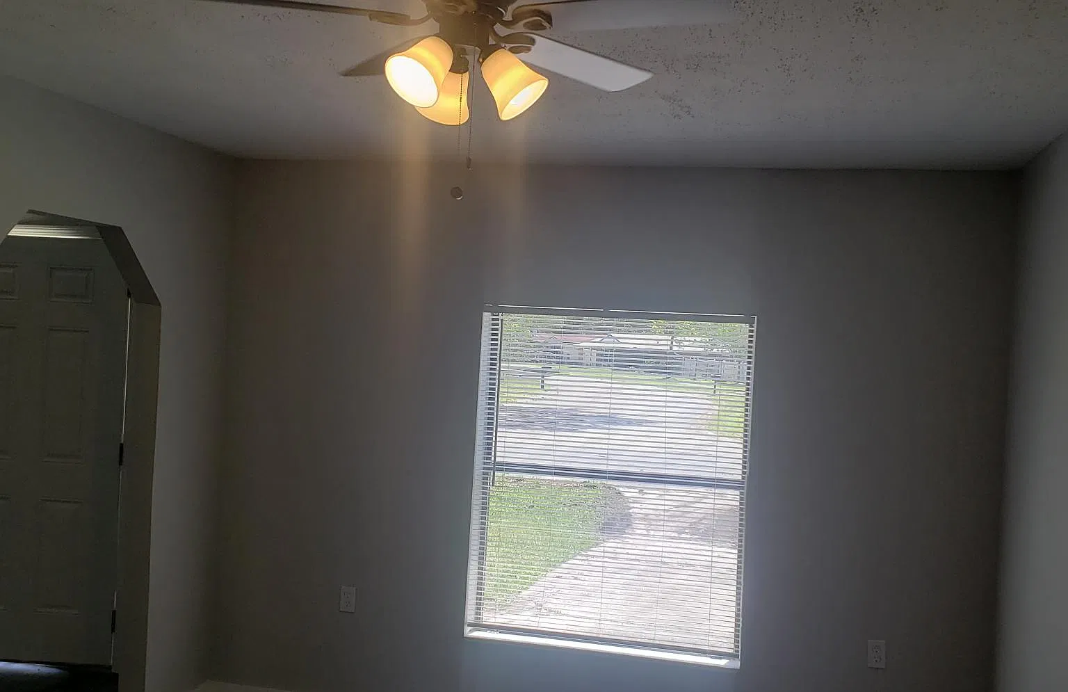 3 bed, 1310 sqft, $1,750 — Photo 4