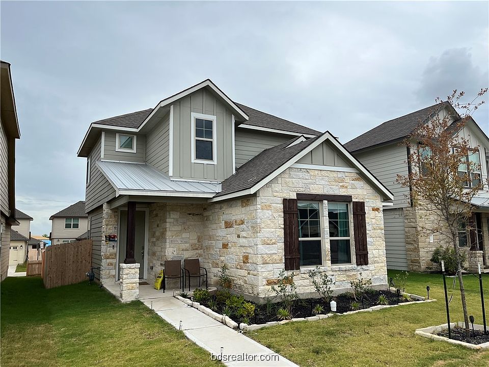 1st image of 828 Mineral Wells Ln