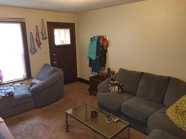 561 Franklin St #2 — Photo 4