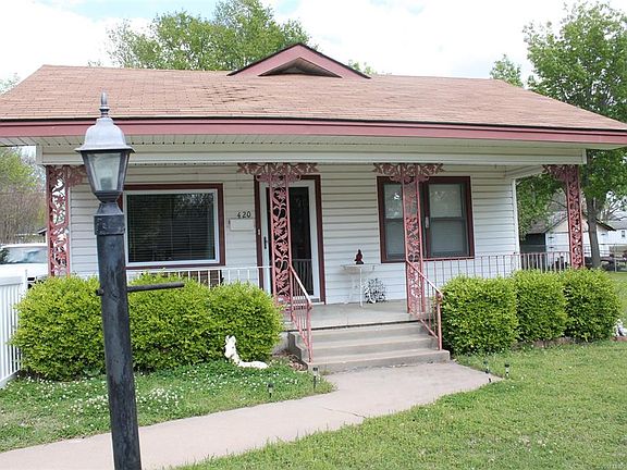 4th image of 420 N D St