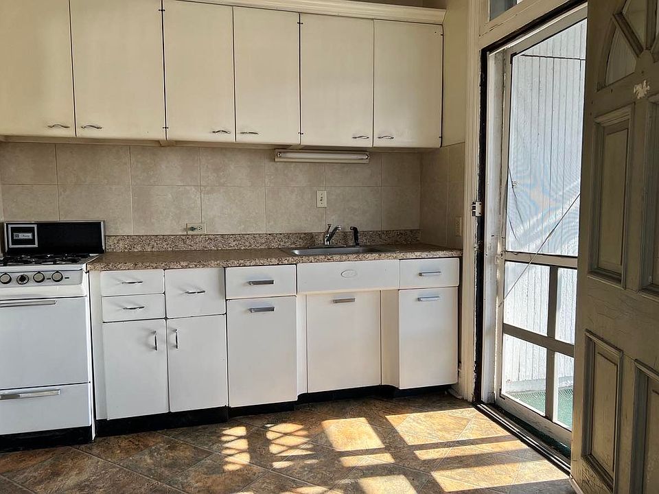 1st image of 1412 N 2nd St APT 3