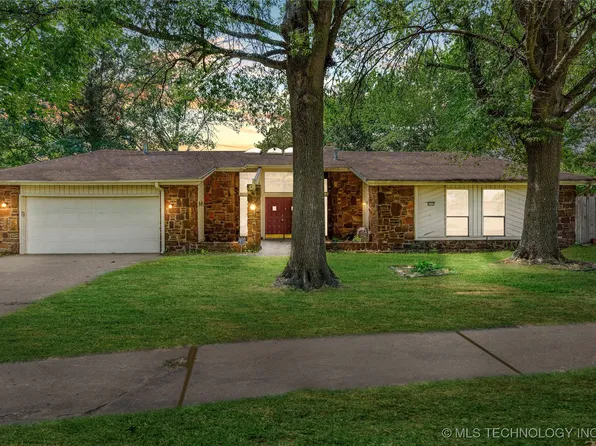 8300 S 3rd St, Broken Arrow, OK 74011