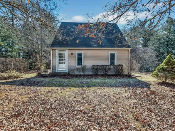 18 Artisan Way, Forestdale, MA 02644