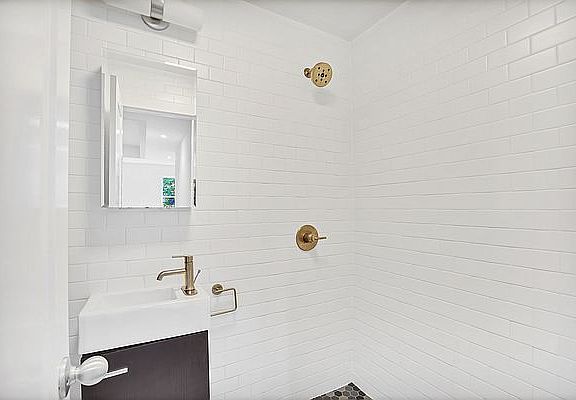 5th image of 205 W 84th St APT 1A