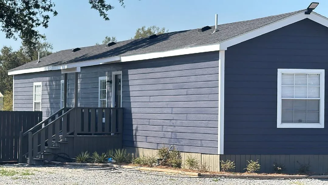 3 bed, 1300 sqft, $5,995 — Photo 1